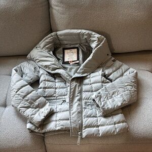 Espirit Edc Light color light weighted puffer jacket